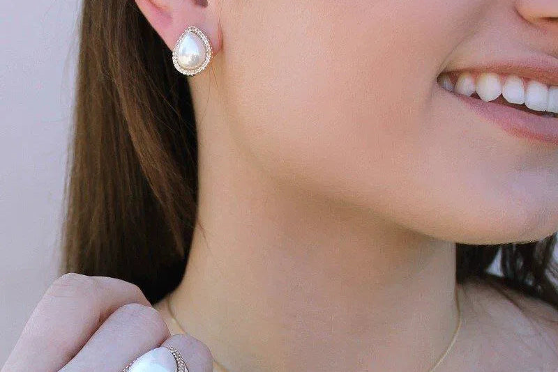 Aura Muschelperlen Ohrringe – 18K vergoldet